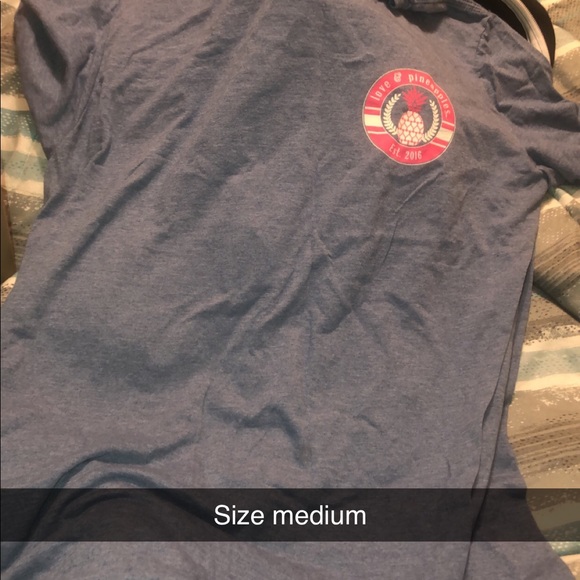 Shirts ! - Picture 3 of 4